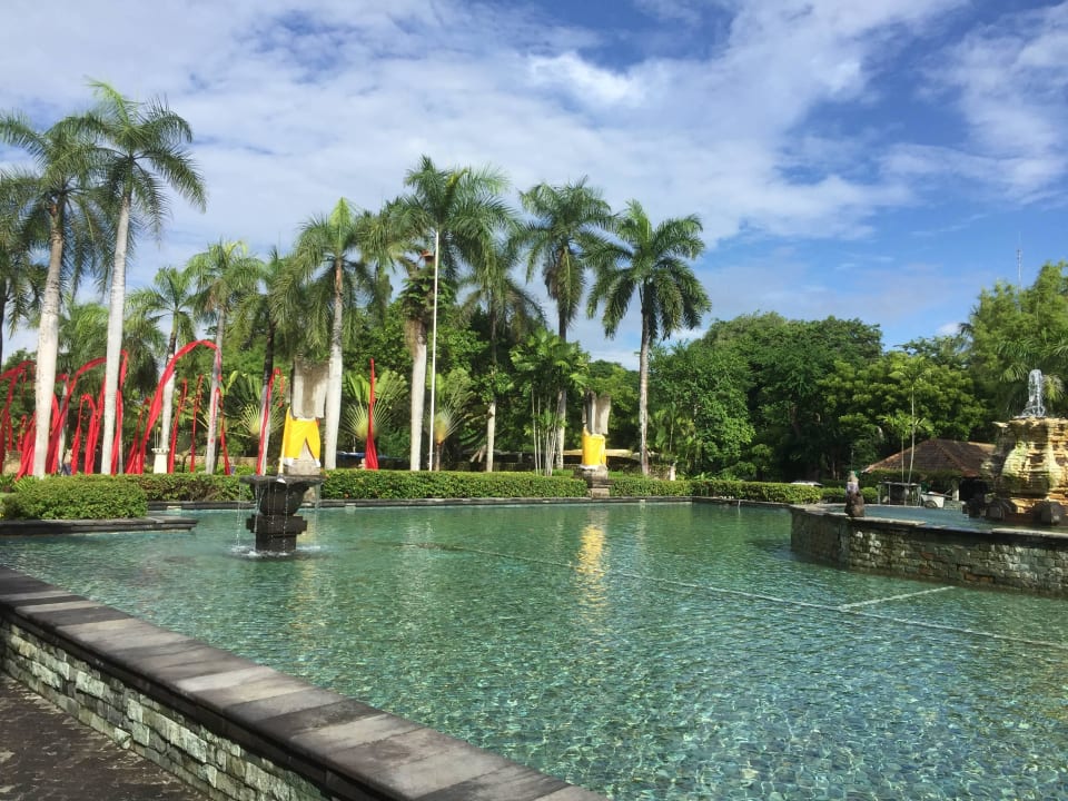 Vor dem Hotel Paradisus by Melia Bali