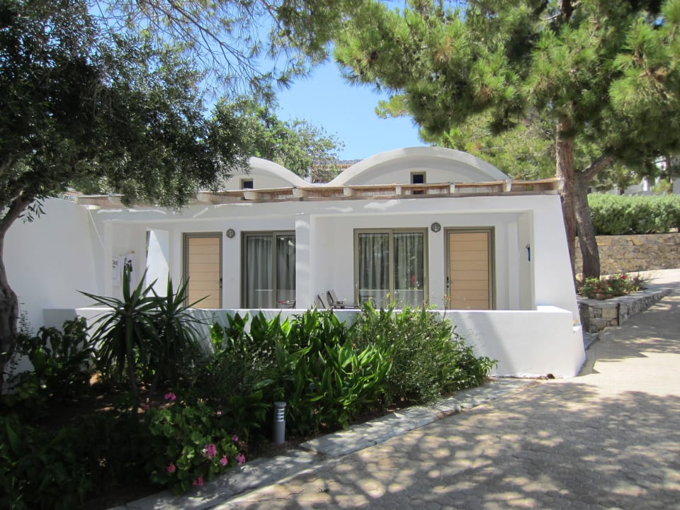 Wejście do pokoi - bungalowy  Hotel Kakkos Bay