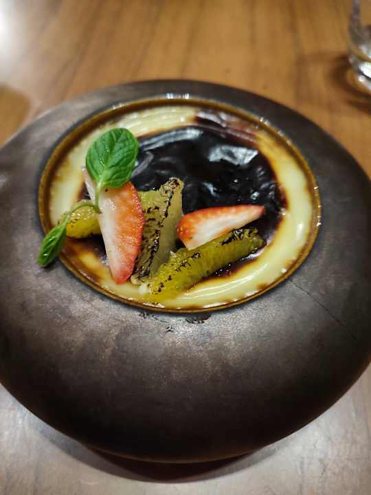 Ausblick Acanthus Cennet Barut Collection