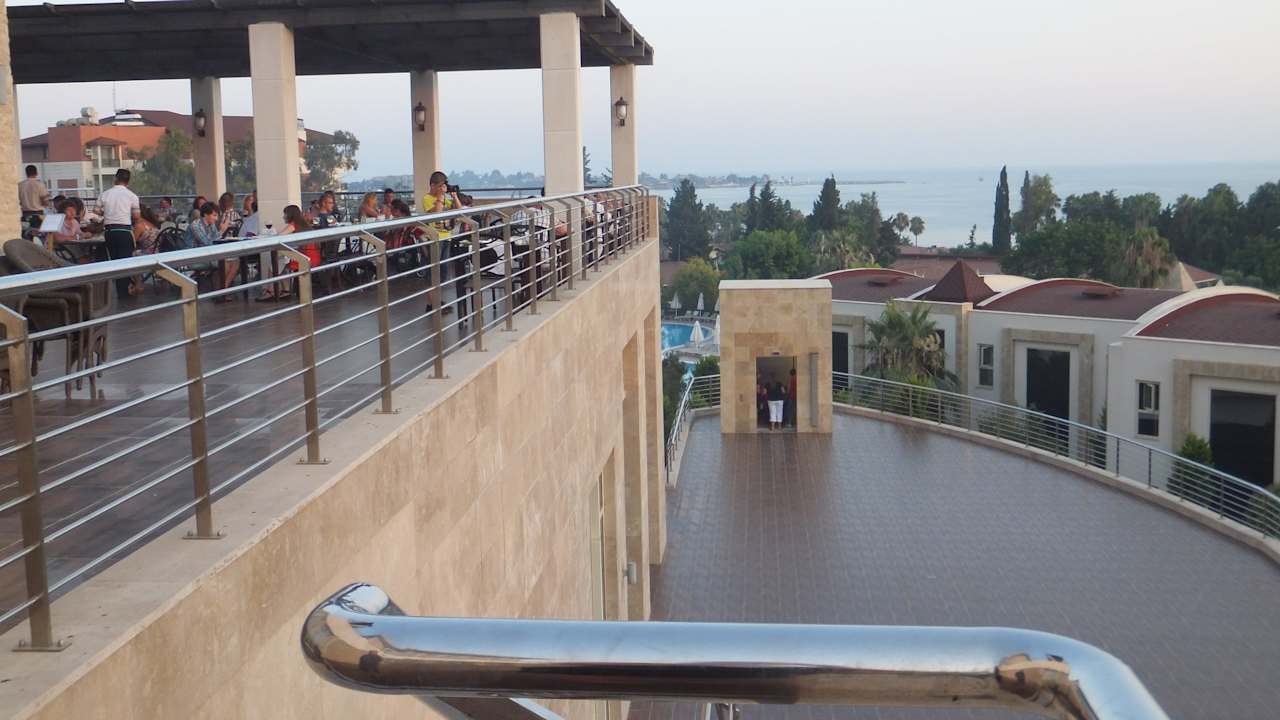 Ausblick von der Terrasse auf die Anlage Horus Paradise Luxury Resort & Club