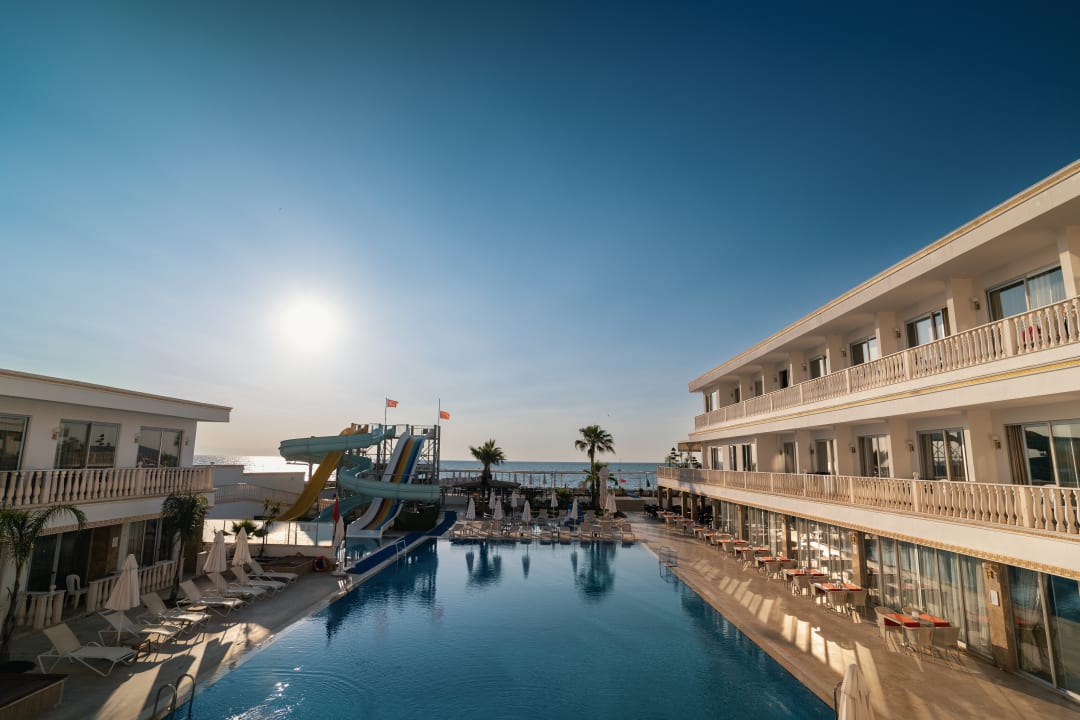 Pool SL La Perla Hotel Kemer