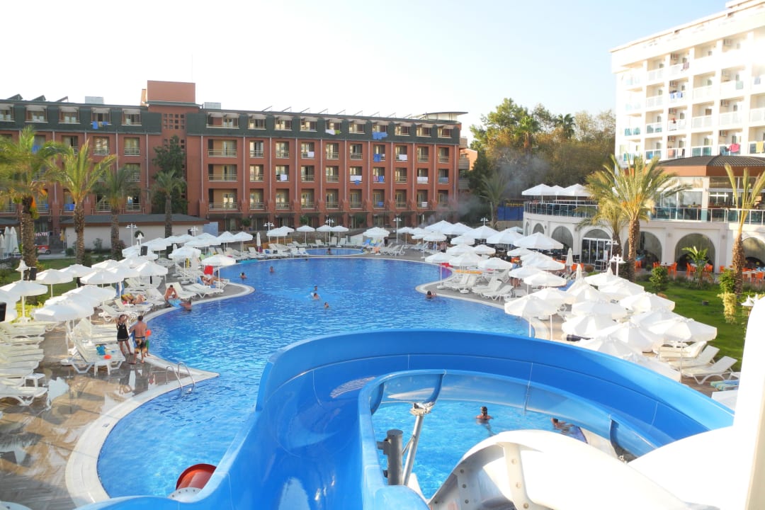 Pool & Rutsche Annabella Diamond Hotel & Spa