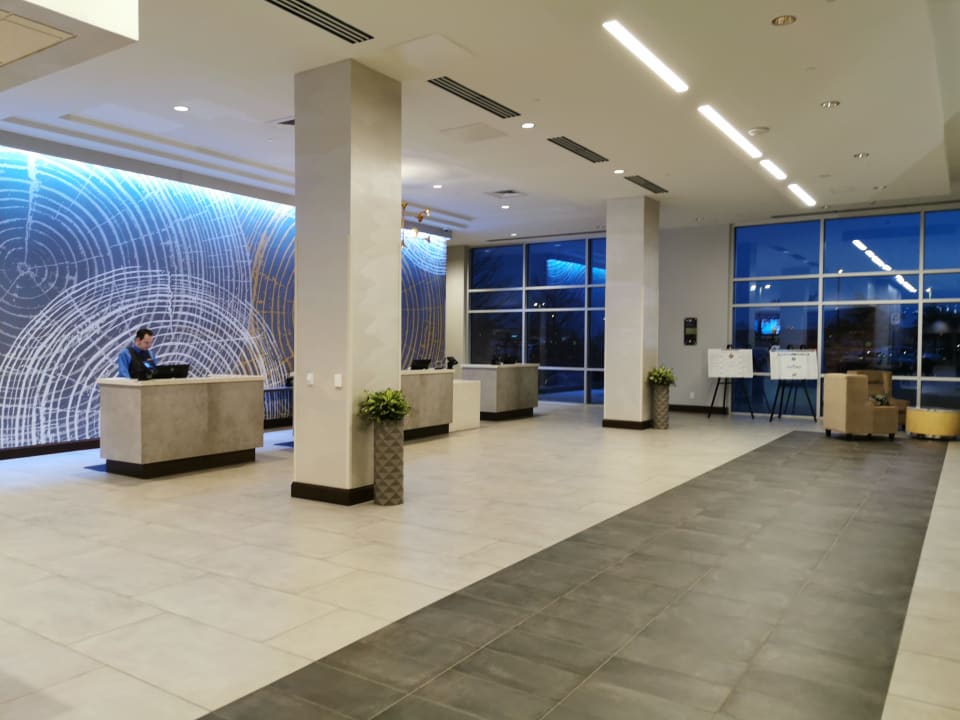 Lobby Embassy Suites By Hilton Denton Convention Center