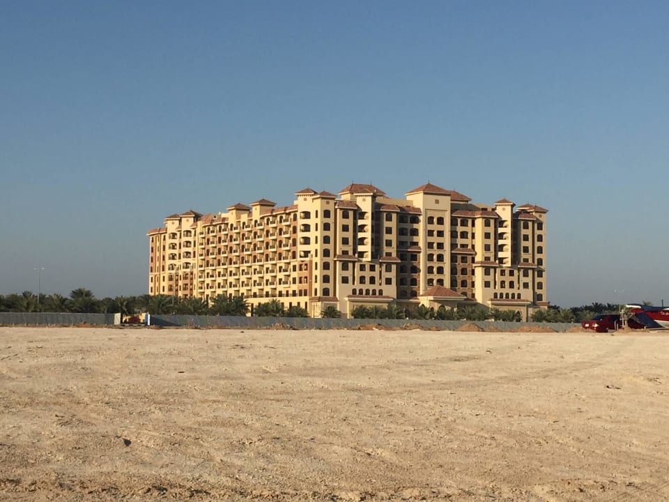Blick vom Strand Pullman Resort Al Marjan Island