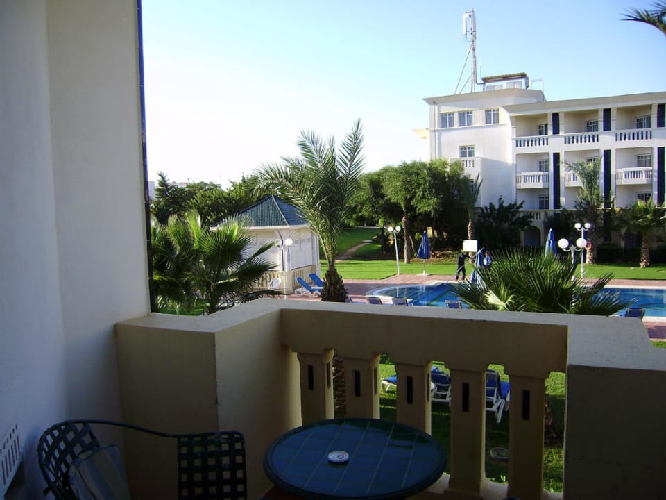 Blick von unserem Zimmer nach links Hotel Medina Belisaire & Thalasso
