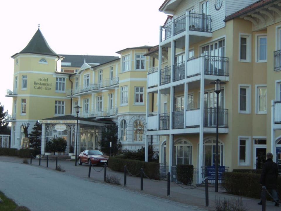 Aussenansicht Hotel Residenz "Waldkrone" Hotel Residenz Waldkrone Kühlungsborn