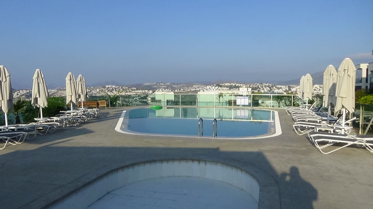 Pool Degirmenburnu Residenz