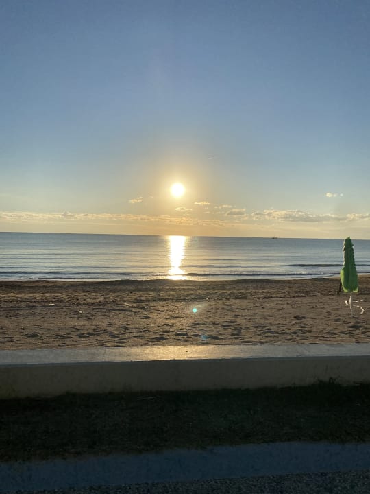 Strand Side Star Beach