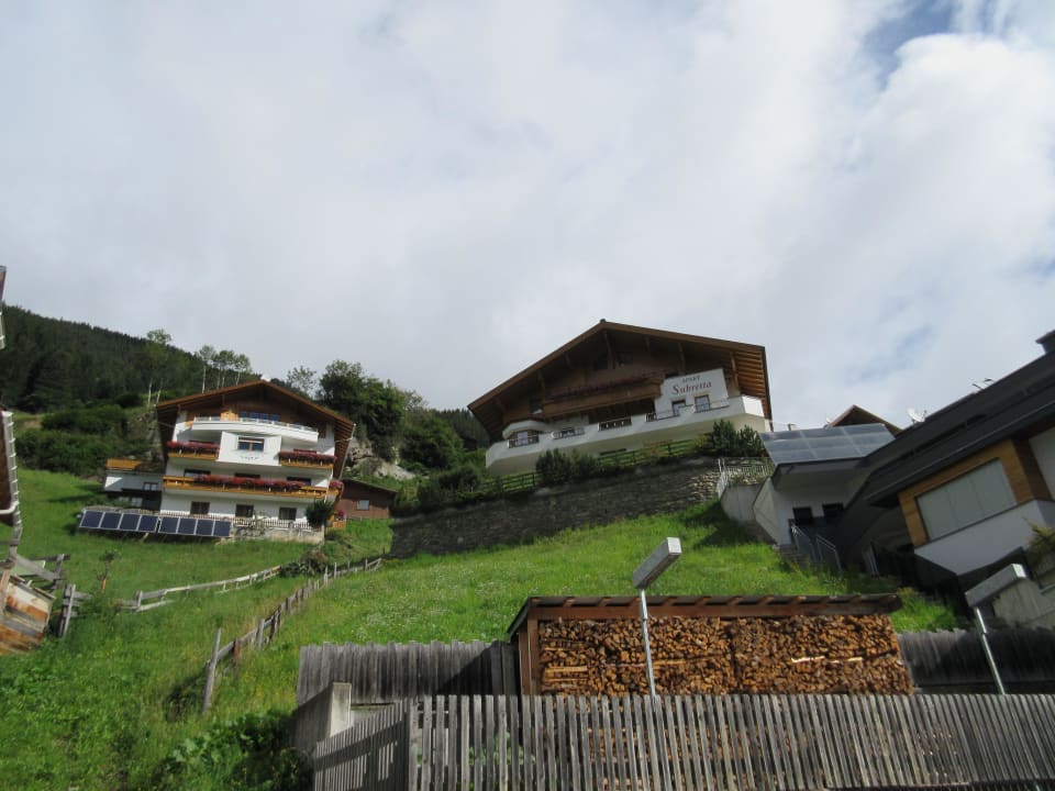 Haus Subretta unten von der Straße aus Hotel Subretta/Jäger