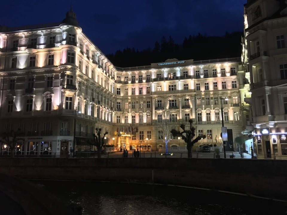 Bei Nacht Grandhotel Pupp