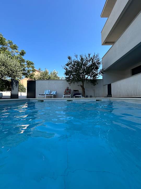 Pool Mirabilis Residence