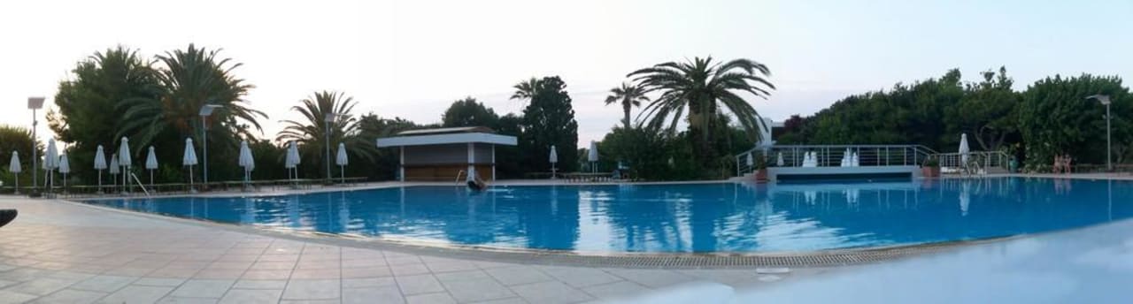 Hauptpool Caravia Beach Hotel