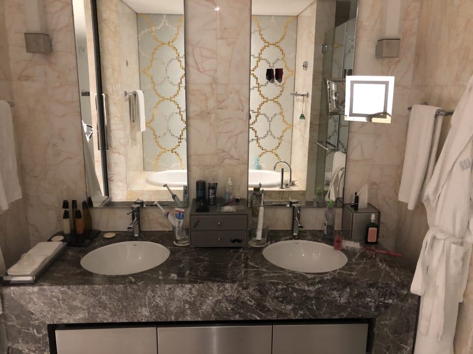 Zimmer Conrad Abu Dhabi Etihad Towers