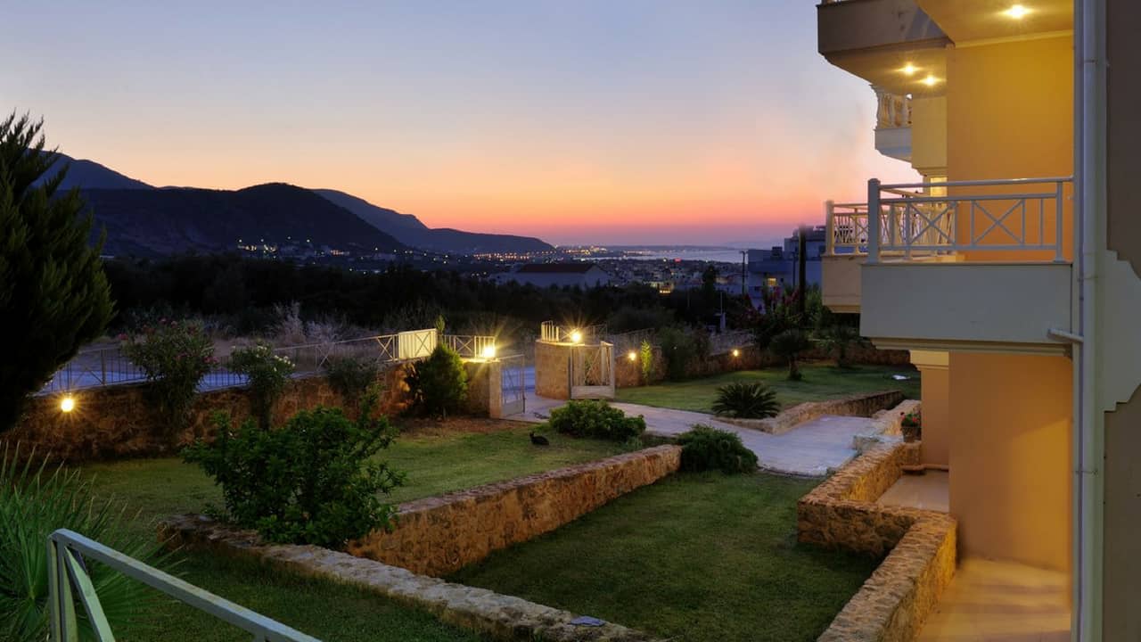 Außenansicht Notos Heights Hotel & Suites