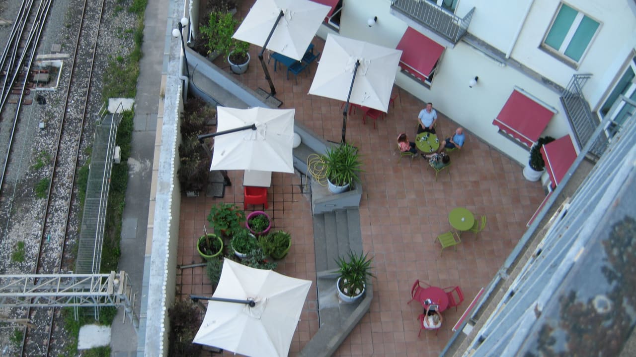 Gartenanlage Ibis Styles Napoli Garibaldi