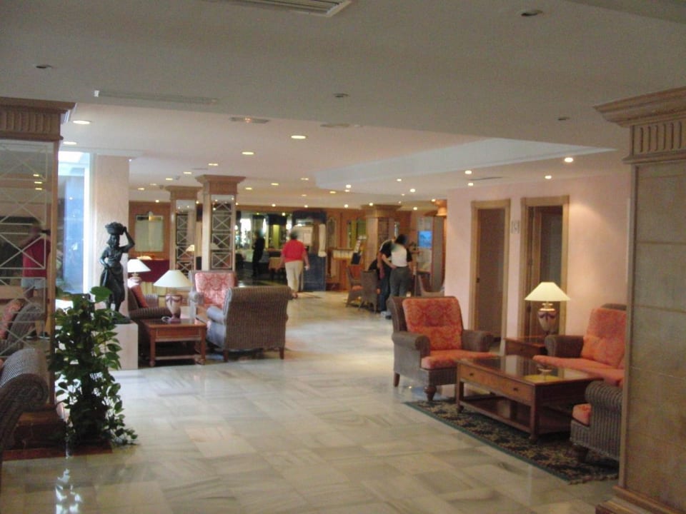 Lobby | Durchgang zum Restaurant Grupotel Los Principes & Spa