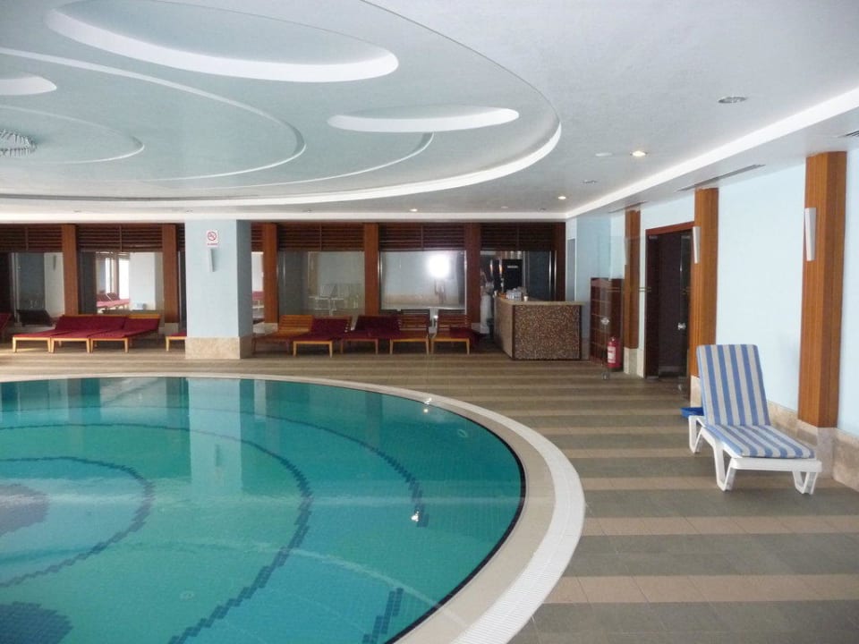 Hallenbad Saturn Palace Resort Hotel