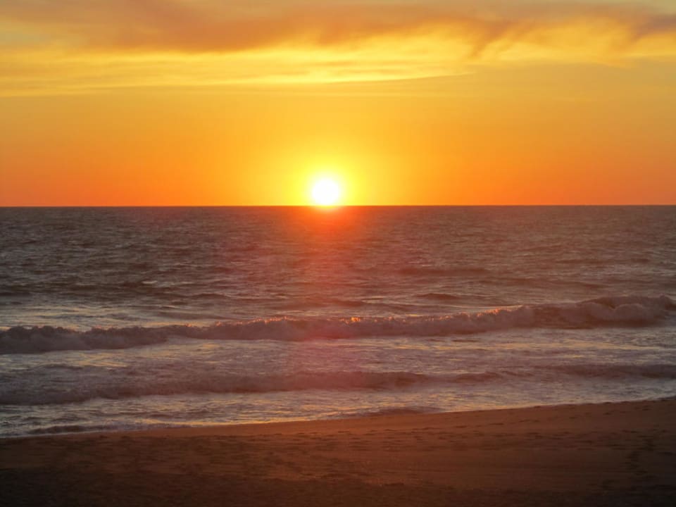 Sonnenuntergang am Hotelstrand Ilunion Calas de Conil