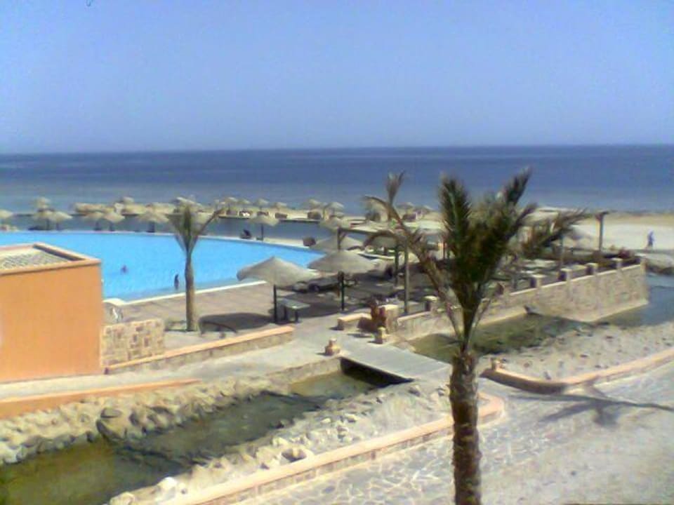 Blick vom Zimmerbalkon Radisson Blu Resort, El Quseir