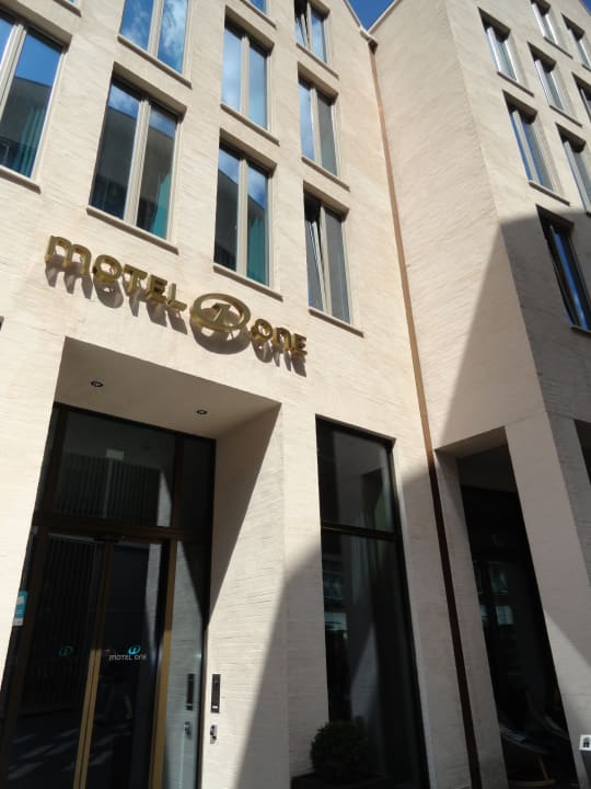 Außenansicht Motel One Lübeck