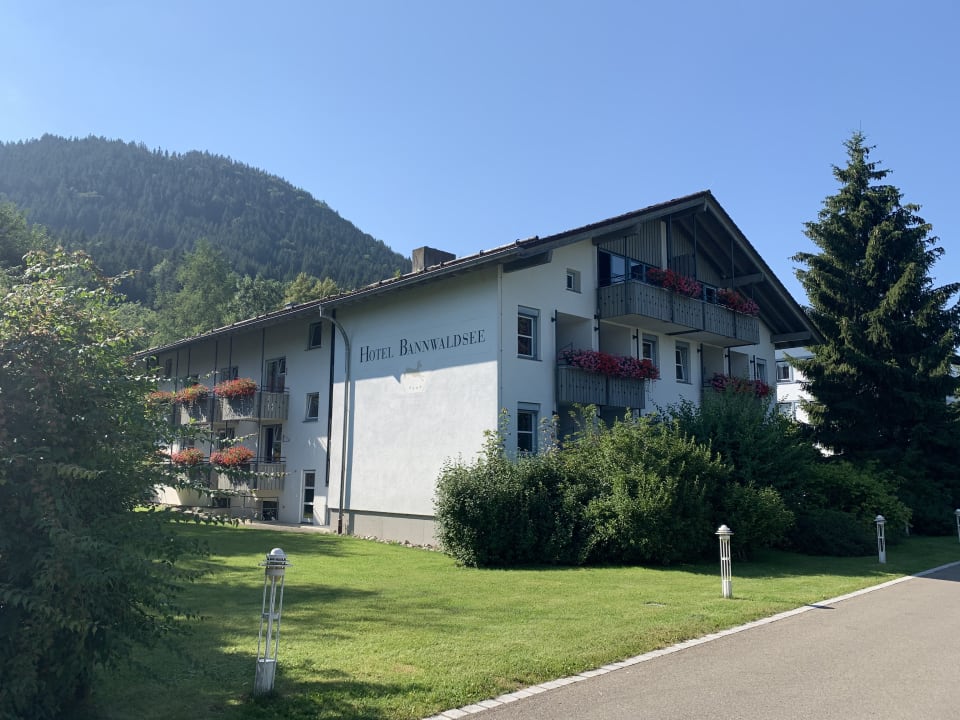 Außenansicht Hotel Bannwaldsee