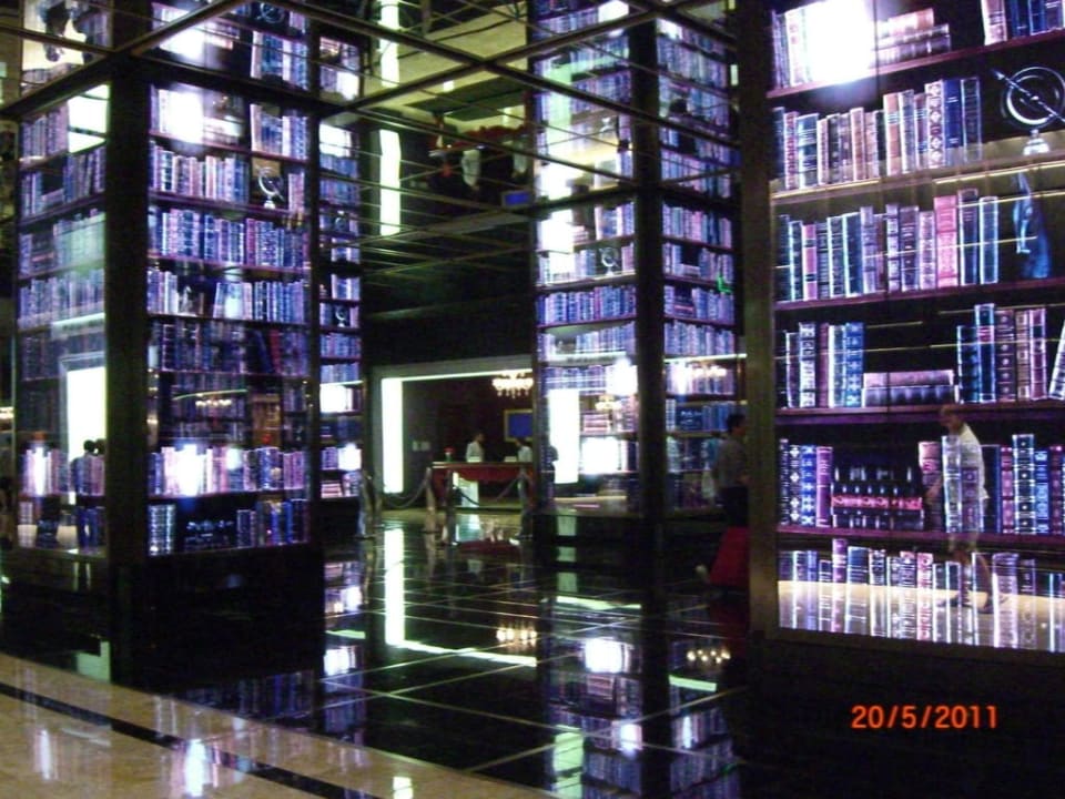 Lobby mit immer wechselnden Bildern The Cosmopolitan of Las Vegas