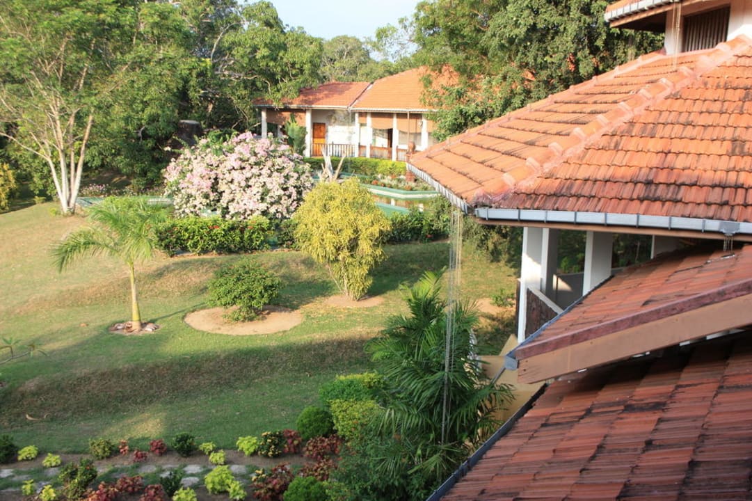 Schöne, gepflegte Außenanlagen Ayurveda Paradise Maho