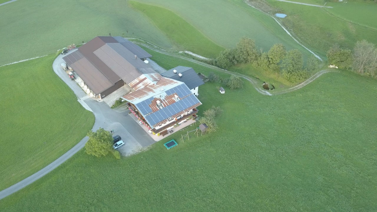 Außenansicht Bio-Bauernhof Oberhochstätt