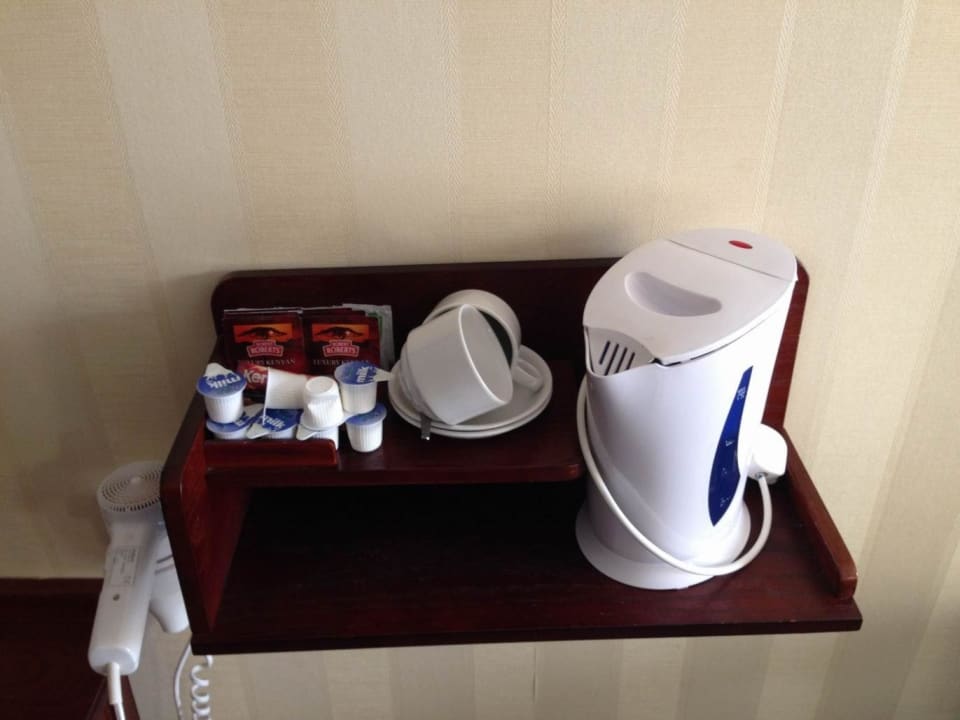 Wasserkocher vorhanden - schön! The Castle Hotel