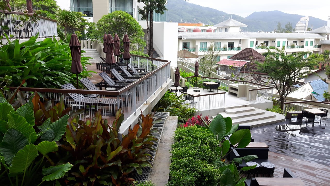 Blick vom Balkon The Andaman Beach Hotel Phuket