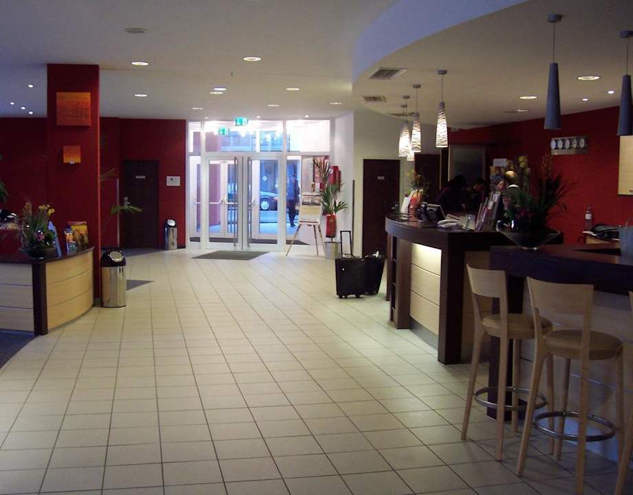 Eingangshalle Premier Inn Wien City Hauptbahnhof