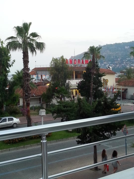 Familienzimmer mit Blick auf die Rezeption Hotel Panorama