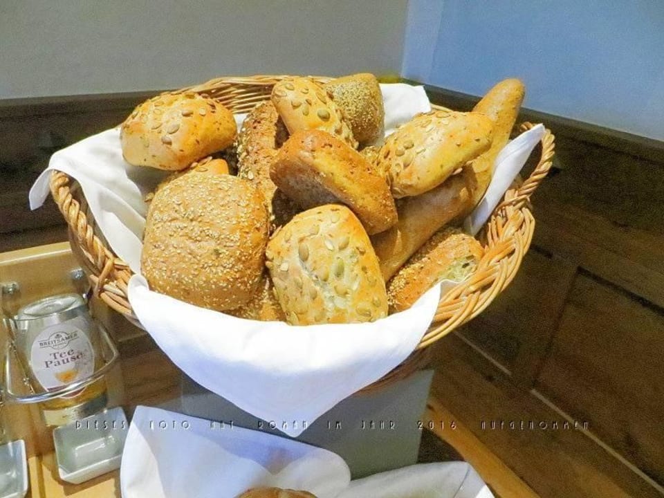 Brötchenkorb des Frühstücksbüffets Hotel-Gasthof-Fellner