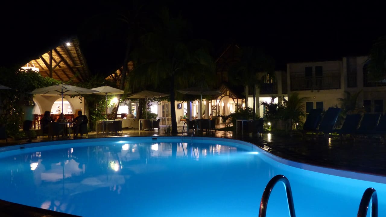 Bei Nacht Veranda Palmar Beach Hotel