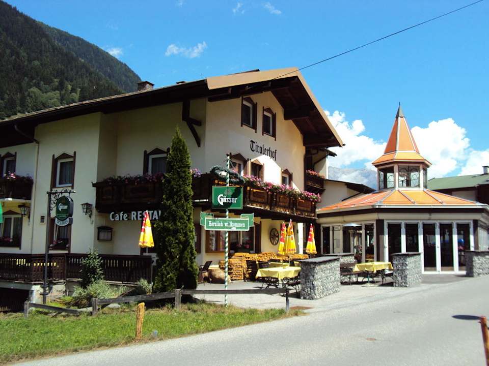 Tirolerhof mit (Außen-)Bar Clubdorf See Ischgl