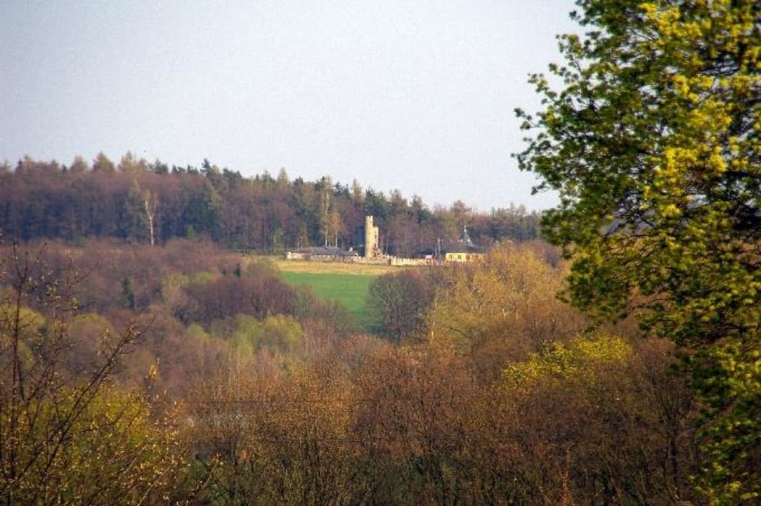 Widok ze ścieszki przy zamku Hotel Zamek Czocha