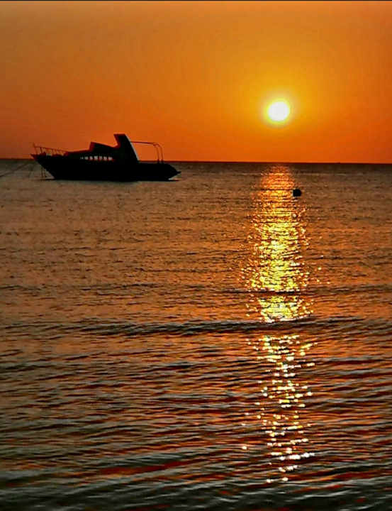 Strand Lotus Bay Beach Resort