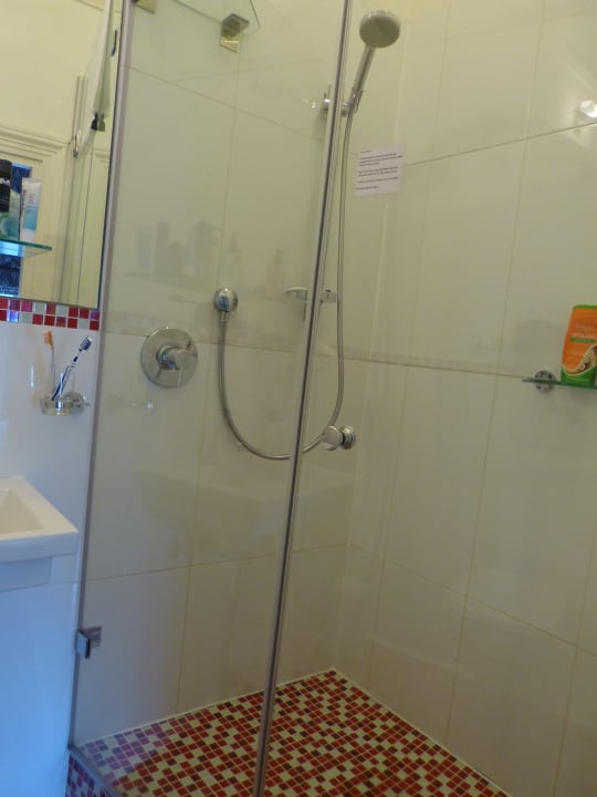 Zimmer Nine Flowers Guest House