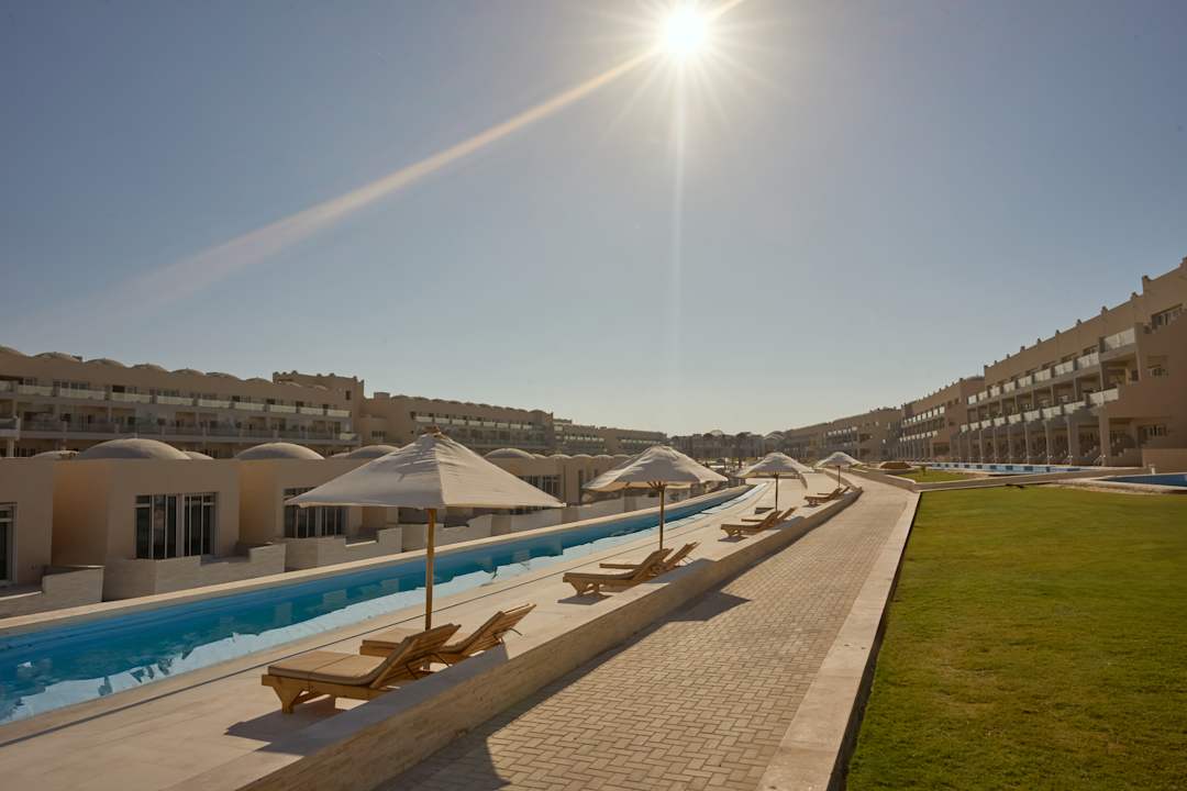 Pool Diamond Beach by Pearl Resort