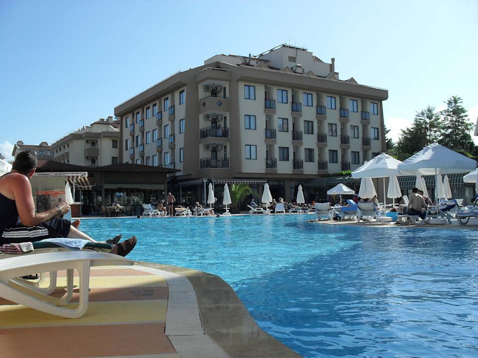 Kleiner Pool Grand Seker Hotel