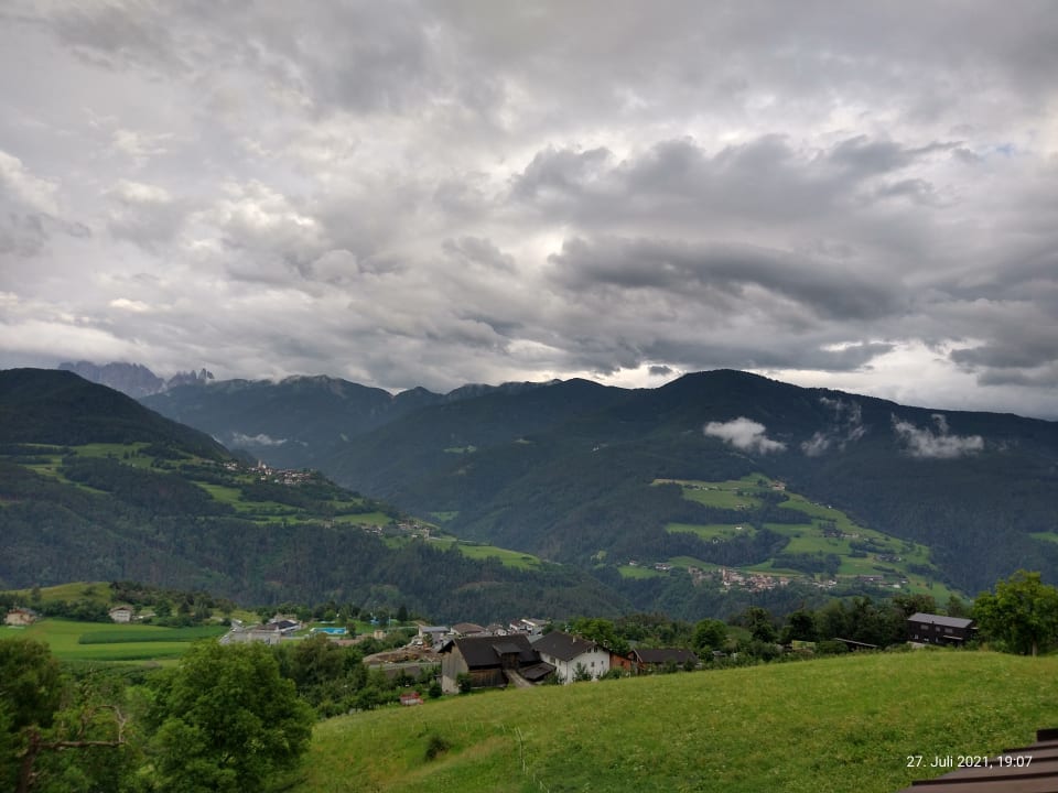 Ausblick feldthurnerhof vinum-natur-relax