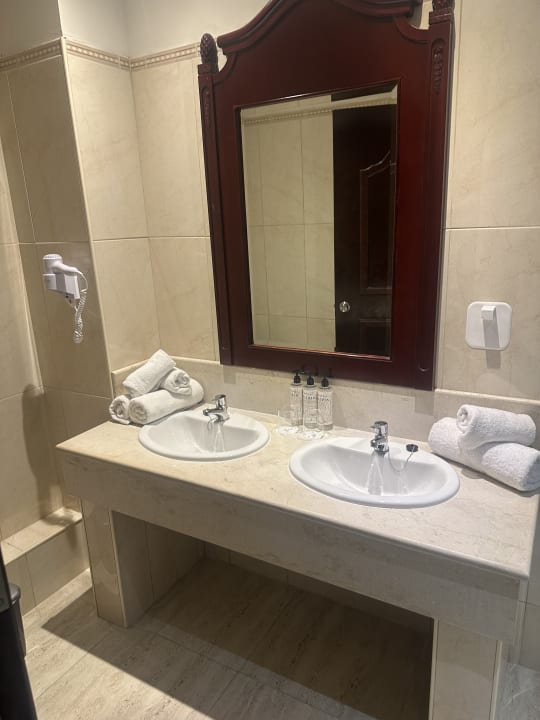 Zimmer Sandy Beach Resort