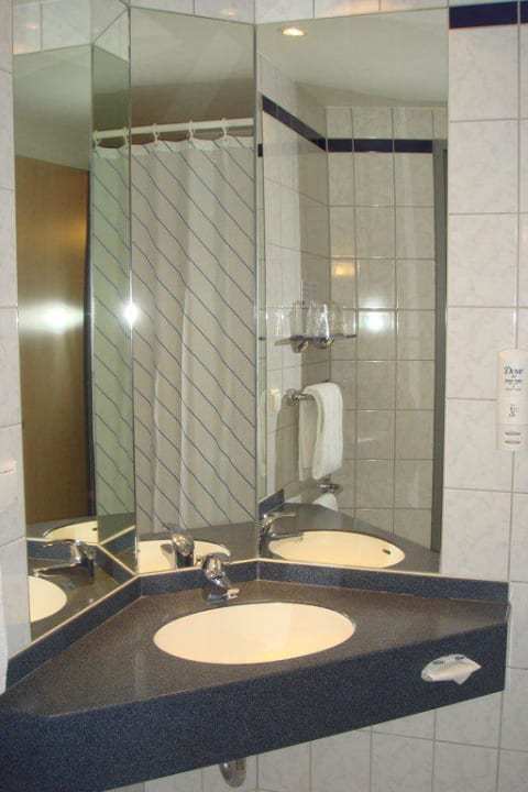 Bad/Waschbecken Holiday Inn Express München - Messe