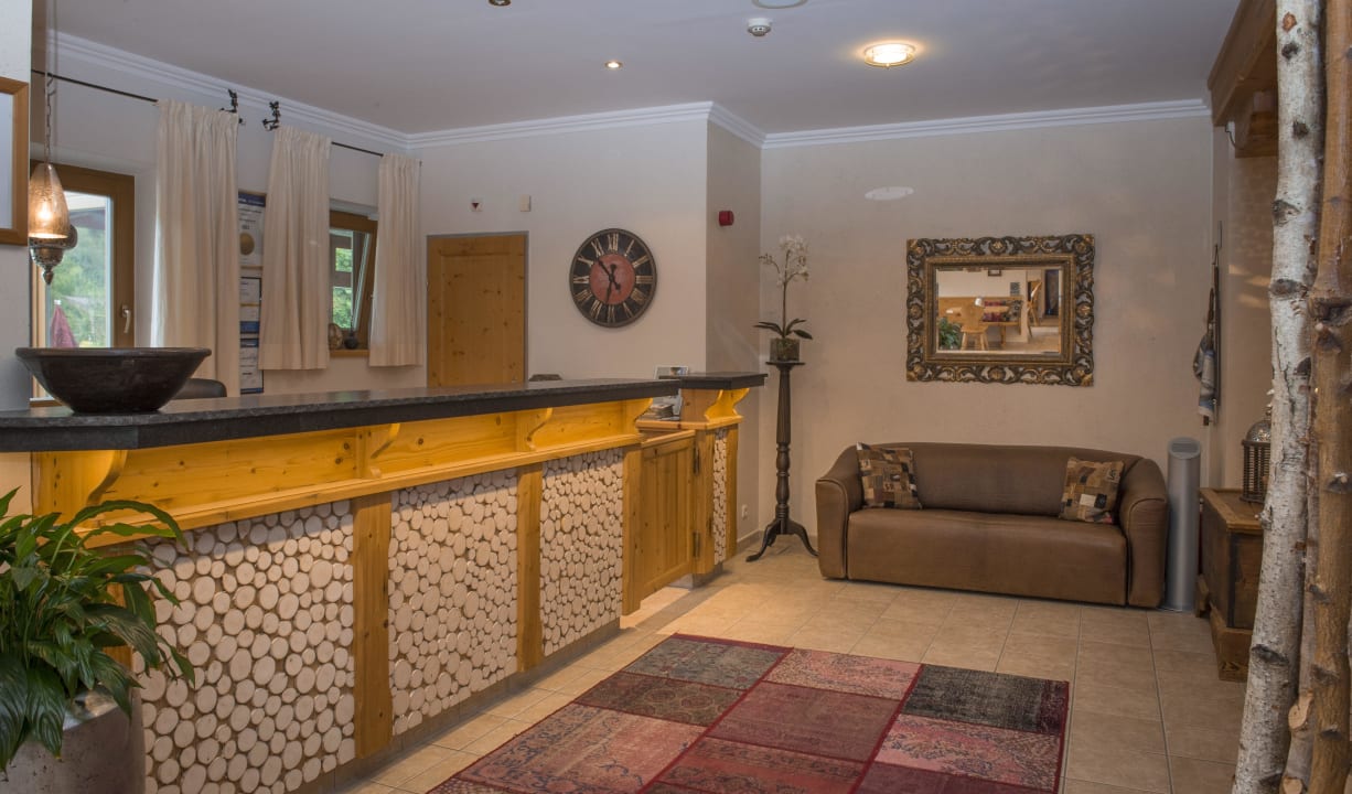 Rezeption Landhof Ellmau