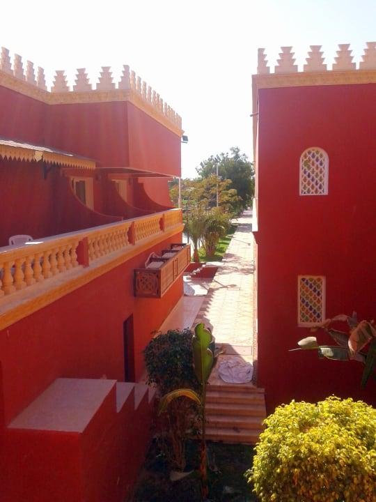 При выходе из номера Pickalbatros Alf Leila Wa Leila Resort - Neverland Hurghada