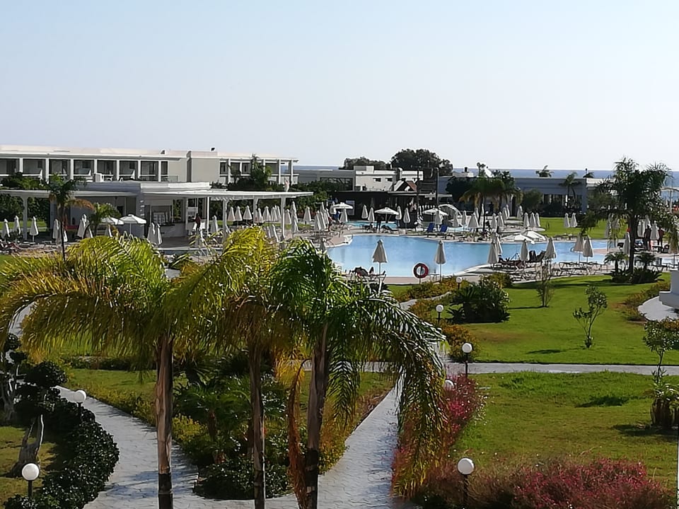 Gartenanlage Asterias Beach Resort