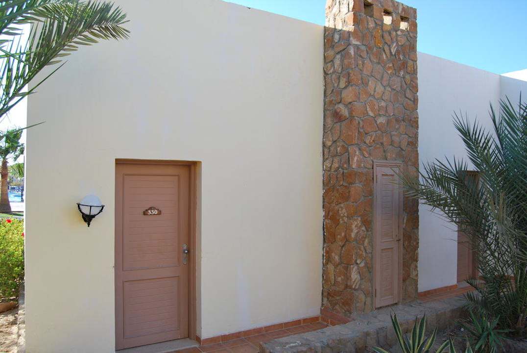 Unser Bungalow von aussen Solitaire Resort Marsa Alam