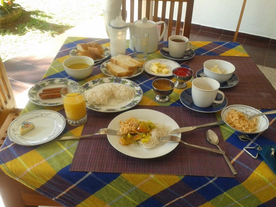 Frühstück White Bridge House & Resort