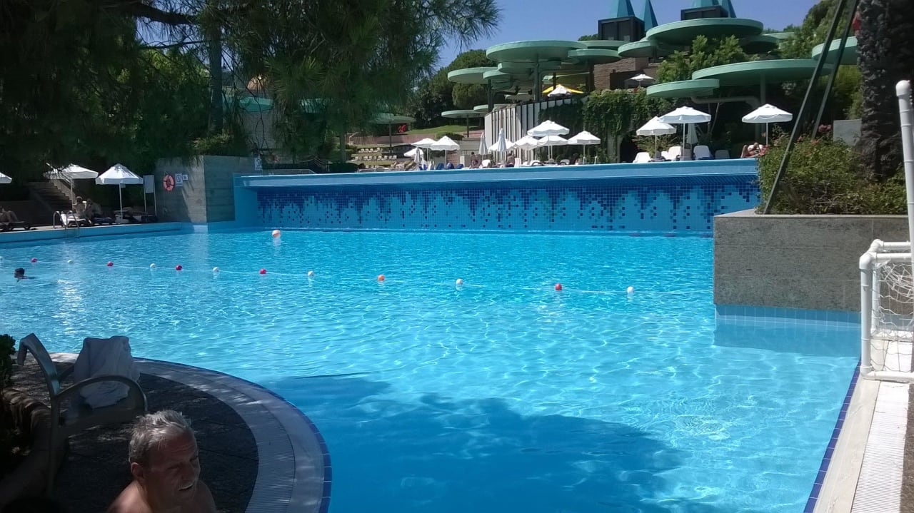 Unterer Teil des 2-Etagen Pools Gloria Verde Resort