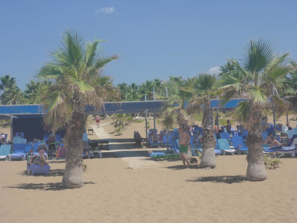 Strand Club Grand Side